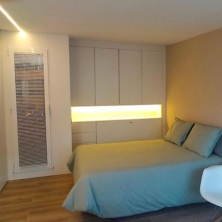 Appartamento Loft Con Terraza En El Centro De Santiago De Compostela Vutco 07320 Esterno foto